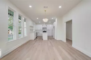 727 Travis St, Columbus, TX 78934 - Photo 10