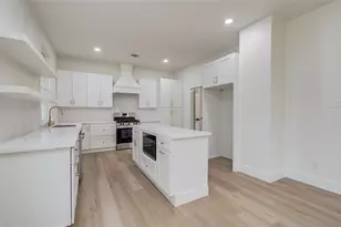 727 Travis St, Columbus, TX 78934 - Photo 12