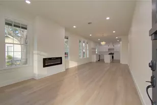 727 Travis St, Columbus, TX 78934 - Photo 8