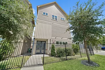 5345 Larkin Street, Houston, TX 77007 - Photo 1