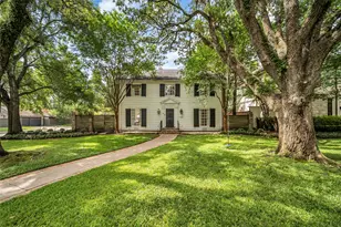 3105 Locke Ln, Houston, TX 77019 - Photo 2
