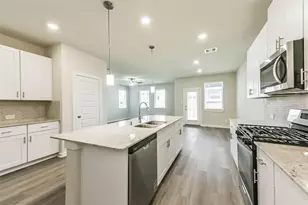583 Avisa Dr, Kemah, TX 77565 - Photo 1