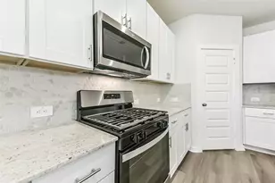 583 Avisa Dr, Kemah, TX 77565 - Photo 10