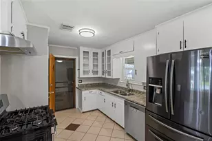 617 Graceland St, Houston, TX 77009 - Photo 12