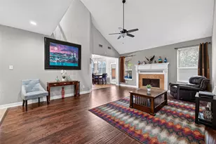 11004 Oakwood Dr, La Porte, TX 77571 - Photo 14