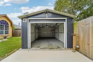 3818 Ridge Canyon Rd, Baytown, TX 77521 - Photo 4