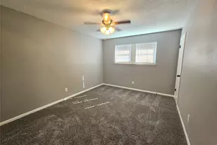 108 Oriole Ln, Angleton, TX 77515 - Photo 18