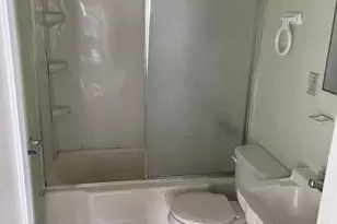 527 W 8th St, Freeport, TX 77541 - Photo 6