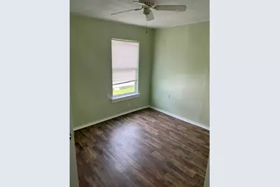 527 W 8th Street, Freeport, TX 77541 - Photo 8