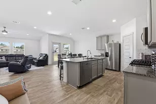 137 Big Sandy Ln, Anahuac, TX 77514 - Photo 8