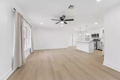 2302 Hewitt Drive, Houston, TX 77018 - Photo 2