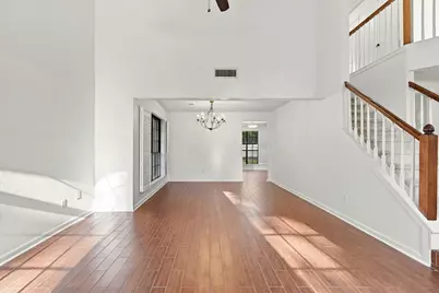 19 Village Knoll Place Place, The Woodlands, TX 77381 - Photo 8