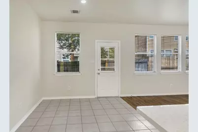 39 Camellia Grove Circle, The Woodlands, TX 77382 - Photo 4