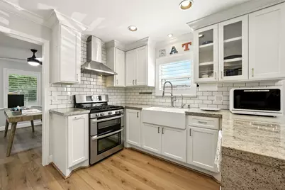 10718 Chevy Chase Drive, Houston, TX 77042 - Photo 18