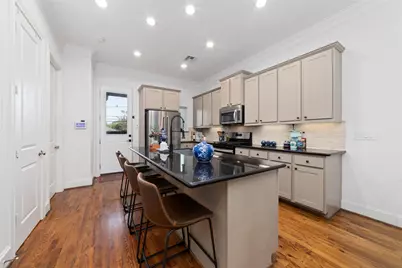 8726 Kempwood Drive, Houston, TX 77080 - Photo 12