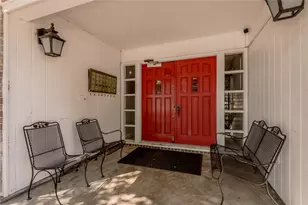 818 University Ave, Huntsville, TX 77320 - Photo 2