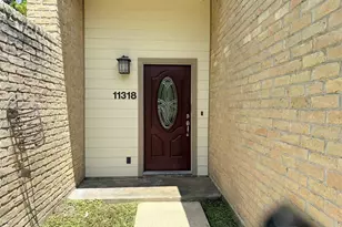 11318 Briar Forest Dr, Houston, TX 77077 - Photo 2