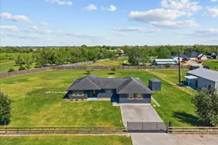 7811 County Rd 168, Alvin, TX 77511 - Photo 4