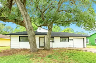 408 Gardenia St, Lake Jackson, TX 77566 - Photo 2