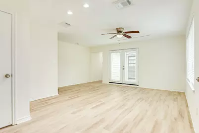 408 Gardenia Street, Lake Jackson, TX 77566 - Photo 12