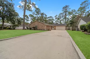 1930 River Falls Dr, Houston, TX 77339 - Photo 2