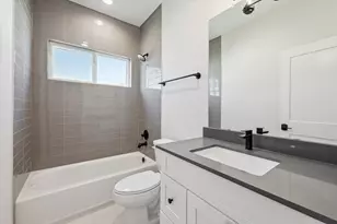 1303 Cordell St, Houston, TX 77009 - Photo 32