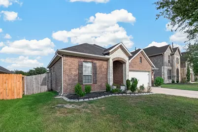2115 Rolling Hills Drive, Pearland, TX 77581 - Photo 2