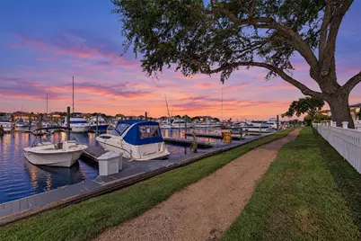 2172 Marina Way, Kemah, TX 77565 - Photo 10
