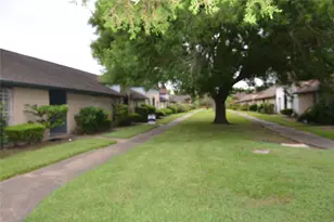 7104 Jetty Ln, Houston, TX 77072 - Photo 2