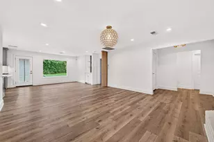 10819 Oasis Dr, Houston, TX 77096 - Photo 8