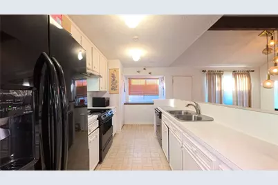 8650 Maplecrest Drive, Houston, TX 77099 - Photo 8