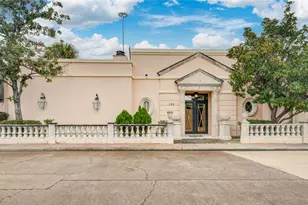 526 Bolton Pl, Houston, TX 77024 - Photo 2