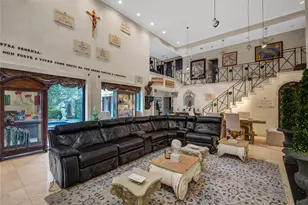526 Bolton Pl, Houston, TX 77024 - Photo 10
