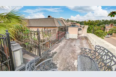 526 Bolton Place, Houston, TX 77024 - Photo 46