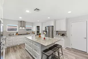 5807 Ettrick Dr, Houston, TX 77035 - Photo 12