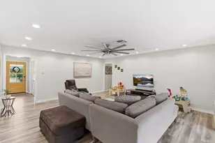 5807 Ettrick Dr, Houston, TX 77035 - Photo 8