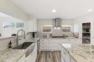 5807 Ettrick Dr, Houston, TX 77035 - Photo 14