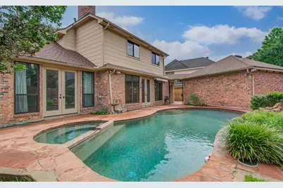2 Hickory Shadows Drive, Houston, TX 77055 - Photo 1