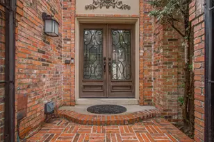2 Hickory Shadows Dr, Houston, TX 77055 - Photo 6