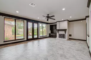2 Hickory Shadows Dr, Houston, TX 77055 - Photo 14