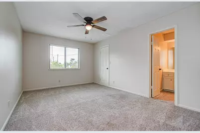 2 Hickory Shadows Drive, Houston, TX 77055 - Photo 40