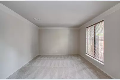 2 Hickory Shadows Drive, Houston, TX 77055 - Photo 8