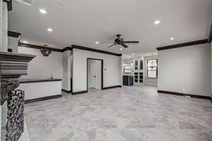2 Hickory Shadows Dr, Houston, TX 77055 - Photo 16