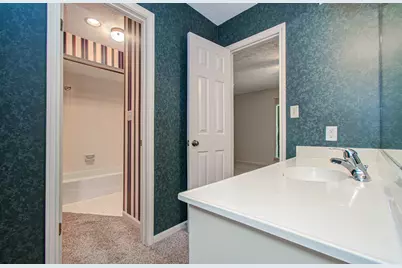 2 Hickory Shadows Drive, Houston, TX 77055 - Photo 42