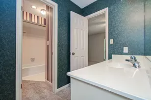 2 Hickory Shadows Dr, Houston, TX 77055 - Photo 42