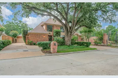 2 Hickory Shadows Drive, Houston, TX 77055 - Photo 2
