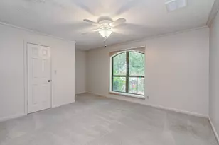 2 Hickory Shadows Dr, Houston, TX 77055 - Photo 44
