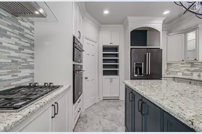 2 Hickory Shadows Drive, Houston, TX 77055 - Photo 24