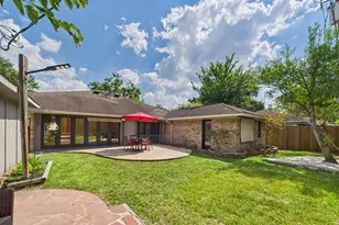 2432 Chimney Rock Rd, Houston, TX 77056 - Photo 20
