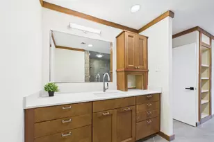 2432 Chimney Rock Rd, Houston, TX 77056 - Photo 28